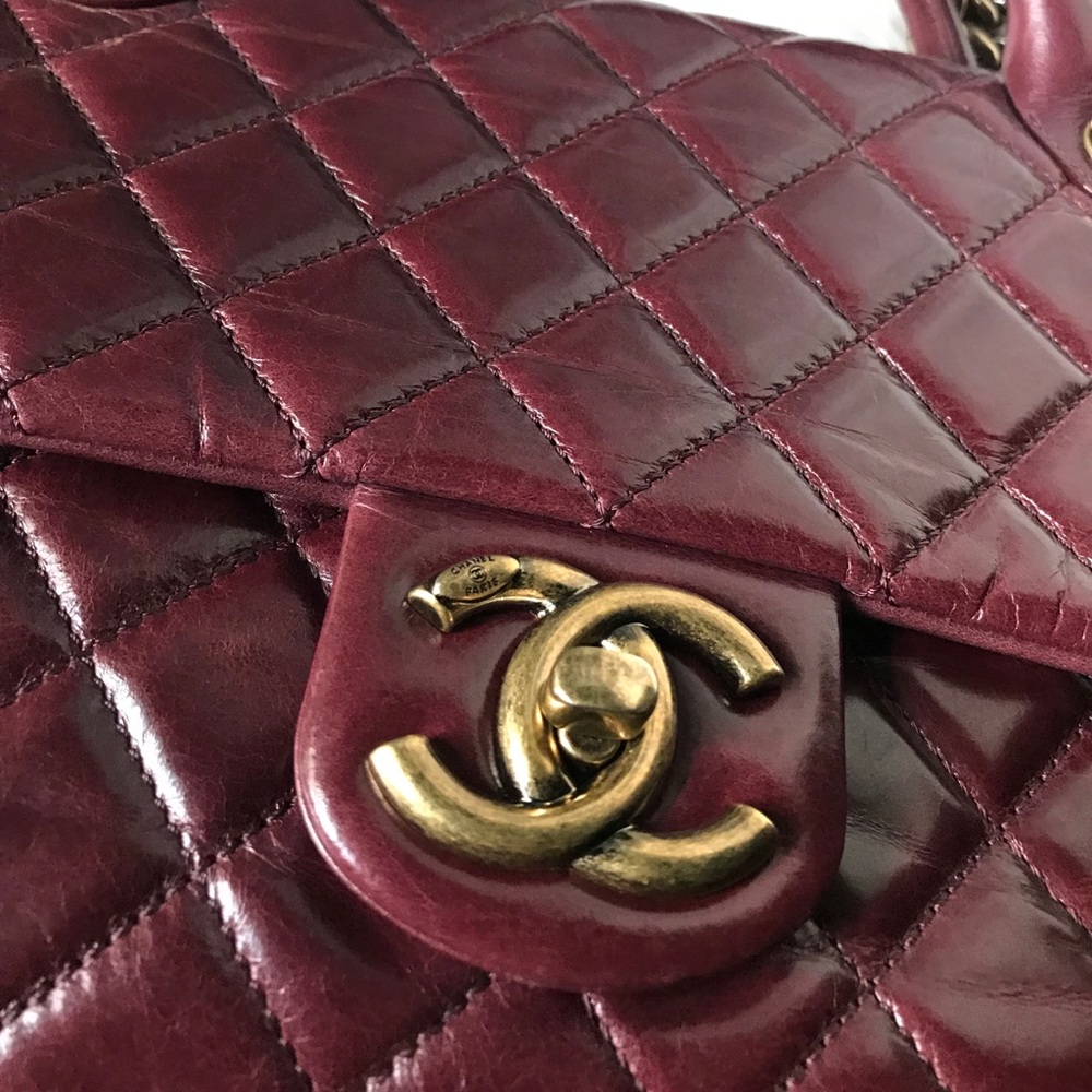 🎊Sold🎊CHANEL Calfskin Castle Rock Top Handle Bag - Picture 2 of 8
